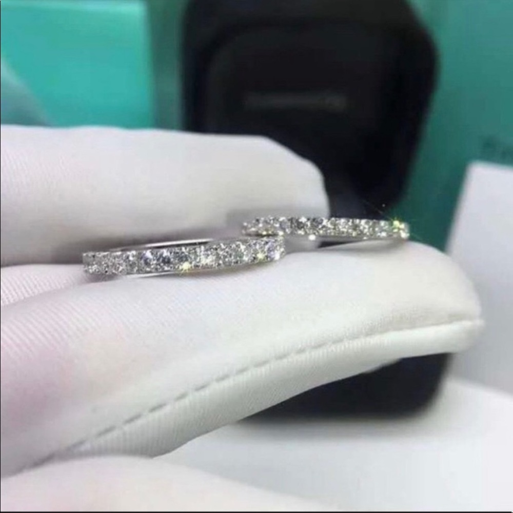 NEW 18K WHITE GOLD RING ETERNITY RING ENGAGEMENT RING - Picture 5 of 5